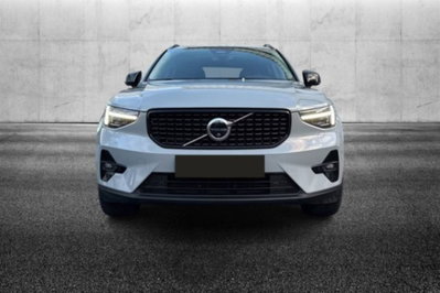 Volvo XC40 B3 automatico Ultimate Dark (4)