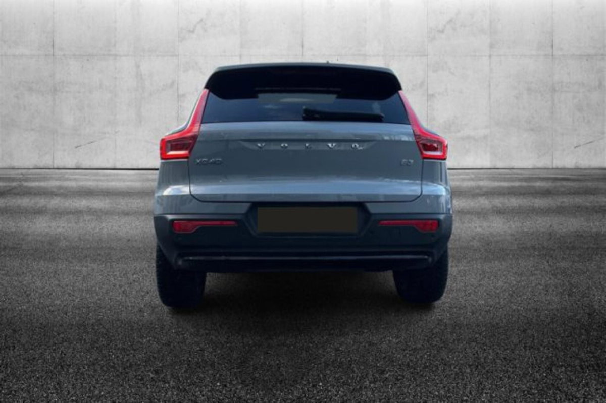 Volvo XC40 B3 automatico Ultimate Dark (5)