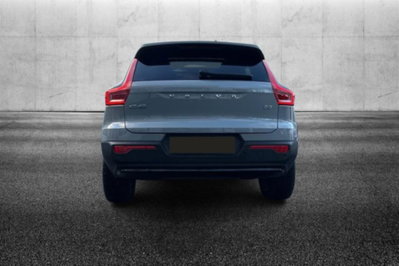 Volvo XC40 B3 automatico Ultimate Dark (5)