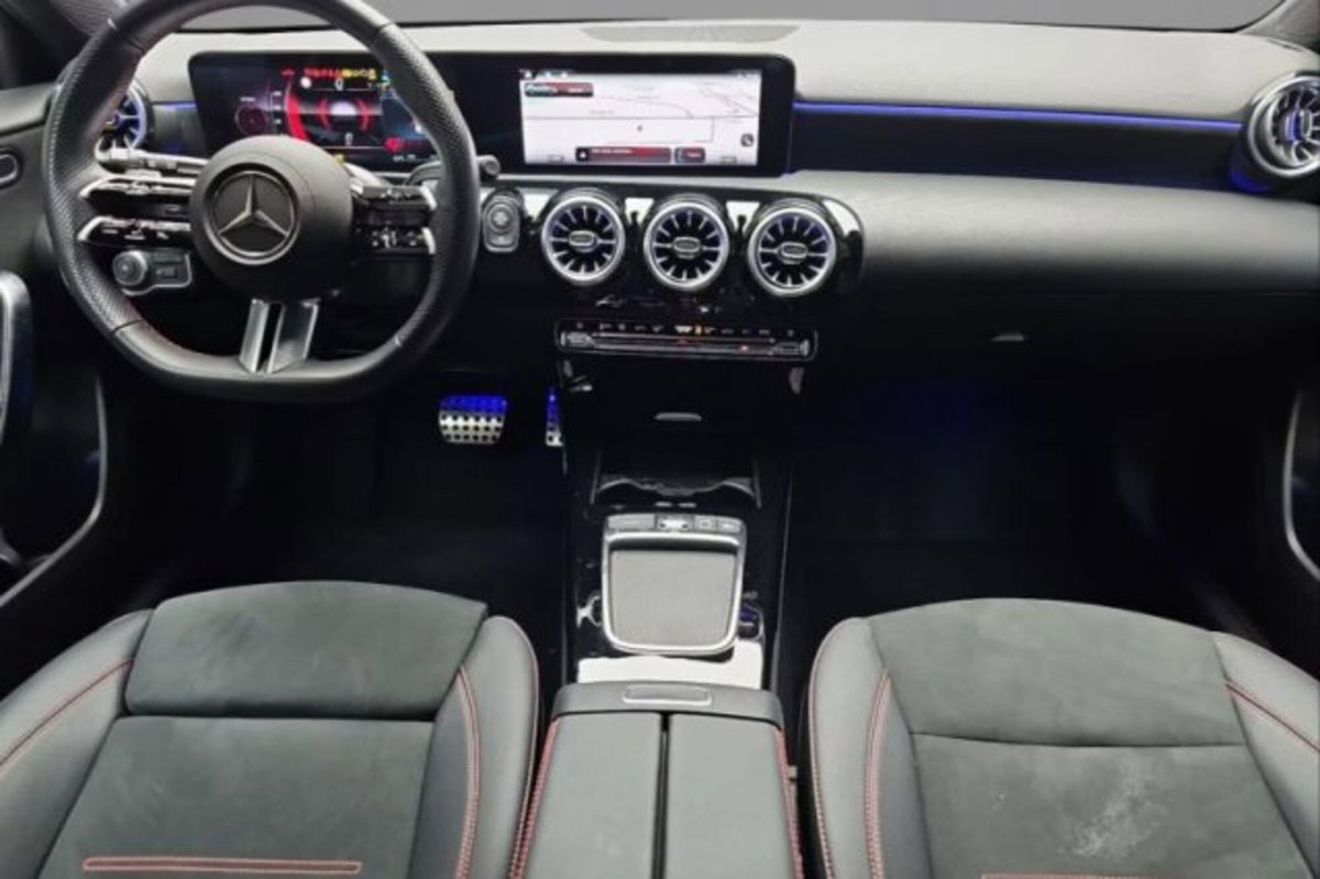 Mercedes-Benz Classe A 180 AMG Line Premium Plus auto (5)