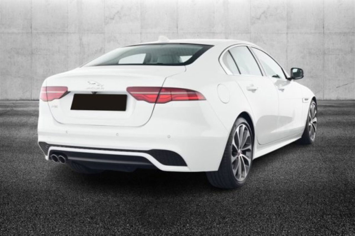 Jaguar XE 2.0 D 204 CV AWD aut. R-Dynamic HSE (2)