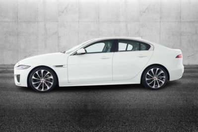 Jaguar XE 2.0 D 204 CV AWD aut. R-Dynamic HSE (4)