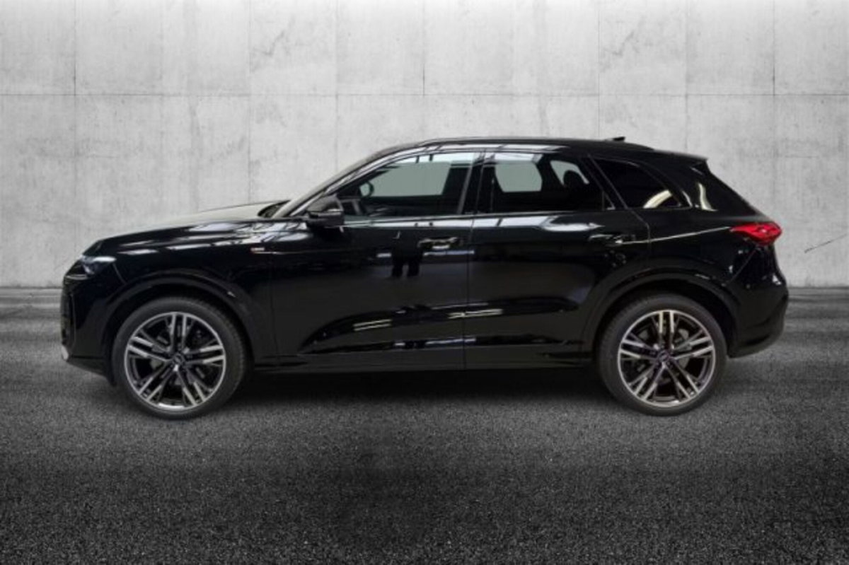 Audi Q5 40 2.0 tdi mhev 12V S line quattro s-tronic (2)