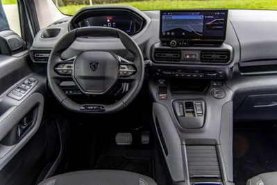Peugeot Rifter Long 1.5 bluehdi GT 130cv eat8 (8)