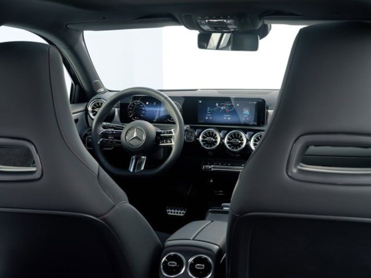Mercedes-Benz Classe A 250 e phev AMG Line Premium Plus auto (7)