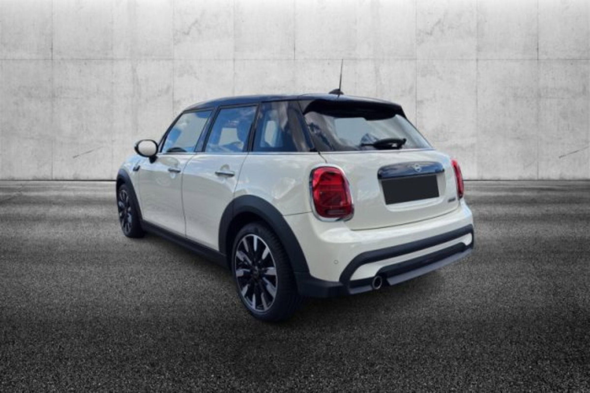 MINI Mini 1.5 Cooper Classic 5 porte (4)