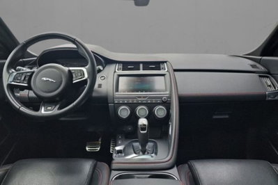 Jaguar E-Pace 2.0D 180 CV AWD aut. Chequered Flag (6)