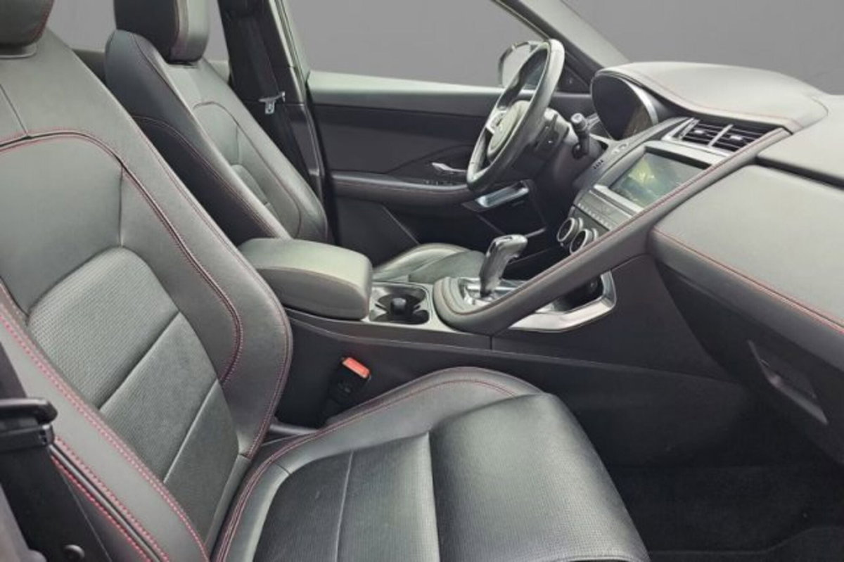 Jaguar E-Pace 2.0D 180 CV AWD aut. Chequered Flag (7)