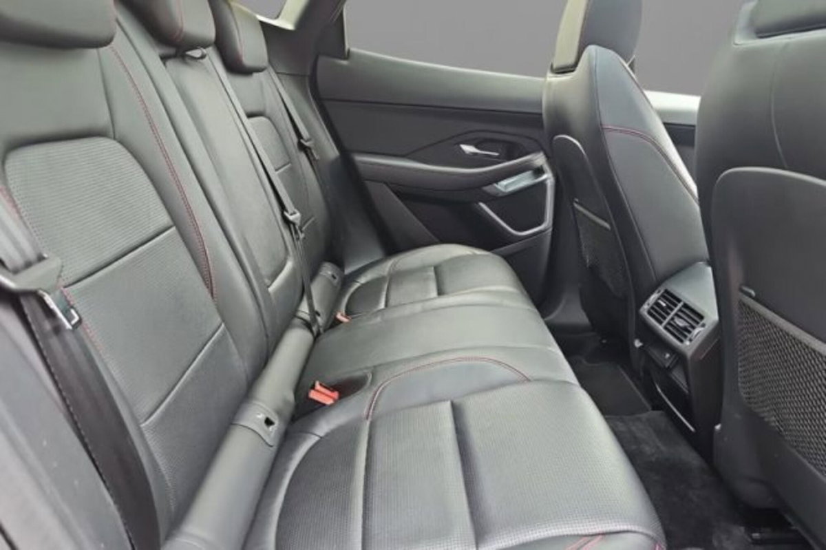 Jaguar E-Pace 2.0D 180 CV AWD aut. Chequered Flag (8)