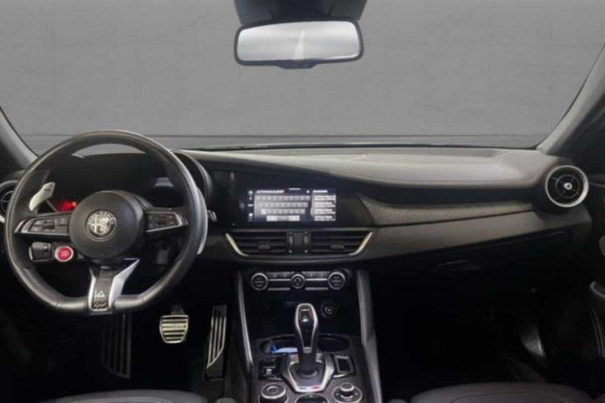 Alfa Romeo Giulia 2.9 T V6 AT8 Quadrifoglio (5)