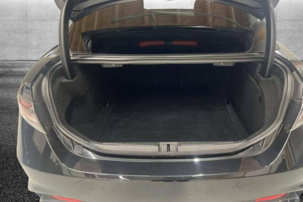 Alfa Romeo Giulia 2.9 T V6 AT8 Quadrifoglio (8)