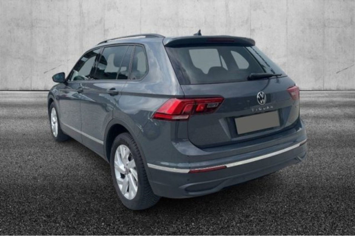 Volkswagen Tiguan 2.0 TDI 150 CV SCR DSG 4MOTION Life (2)