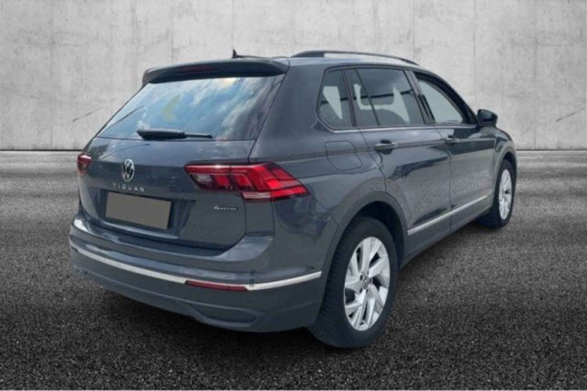Volkswagen Tiguan 2.0 TDI 150 CV SCR DSG 4MOTION Life (3)