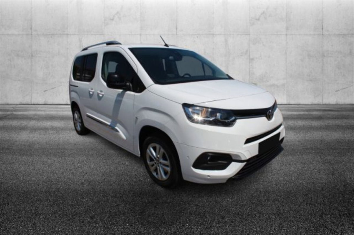 Toyota Proace City Verso City Verso 1.5D 130 CV S&S Short D Executive (3)