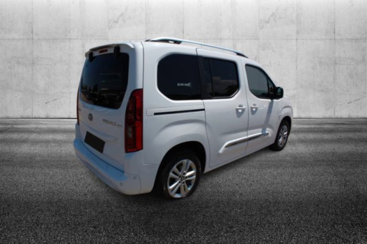Toyota Proace City Verso City Verso 1.5D 130 CV S&S Short D Executive (4)