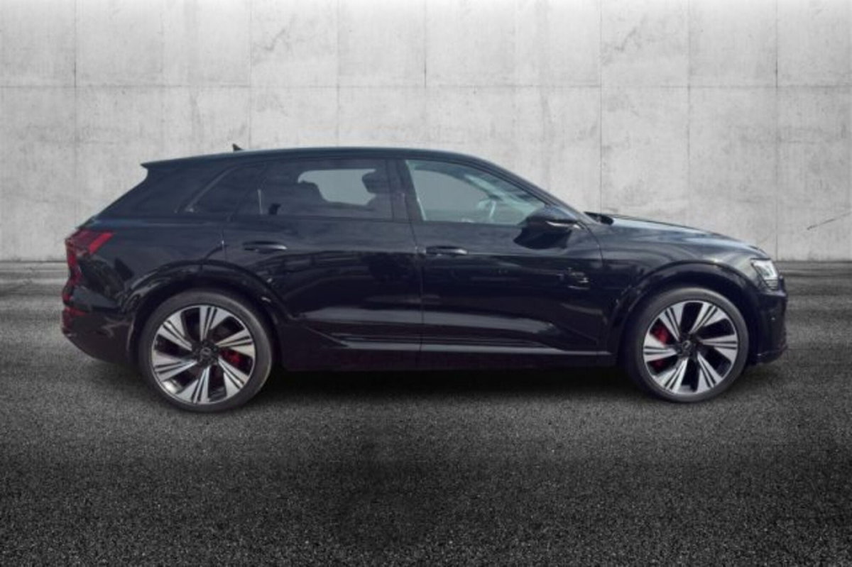 Audi Q8 Sportback 50 S line edition quattro (5)