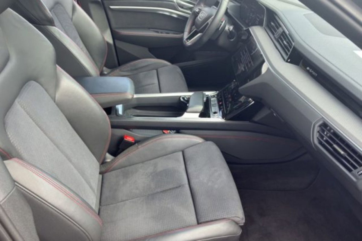 Audi Q8 Sportback 50 S line edition quattro (7)