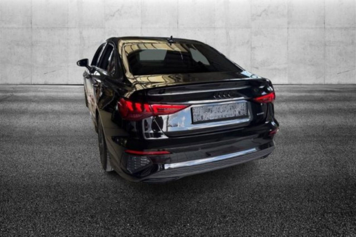 Audi A3 Sedan 40 TFSI quattro S tronic S line edition (2)