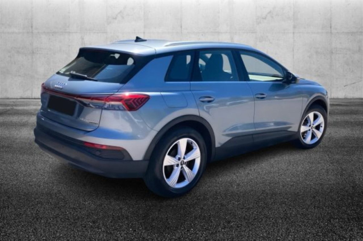 Audi Q4 Q4 45 e-tron quattro Business Advanced (2)