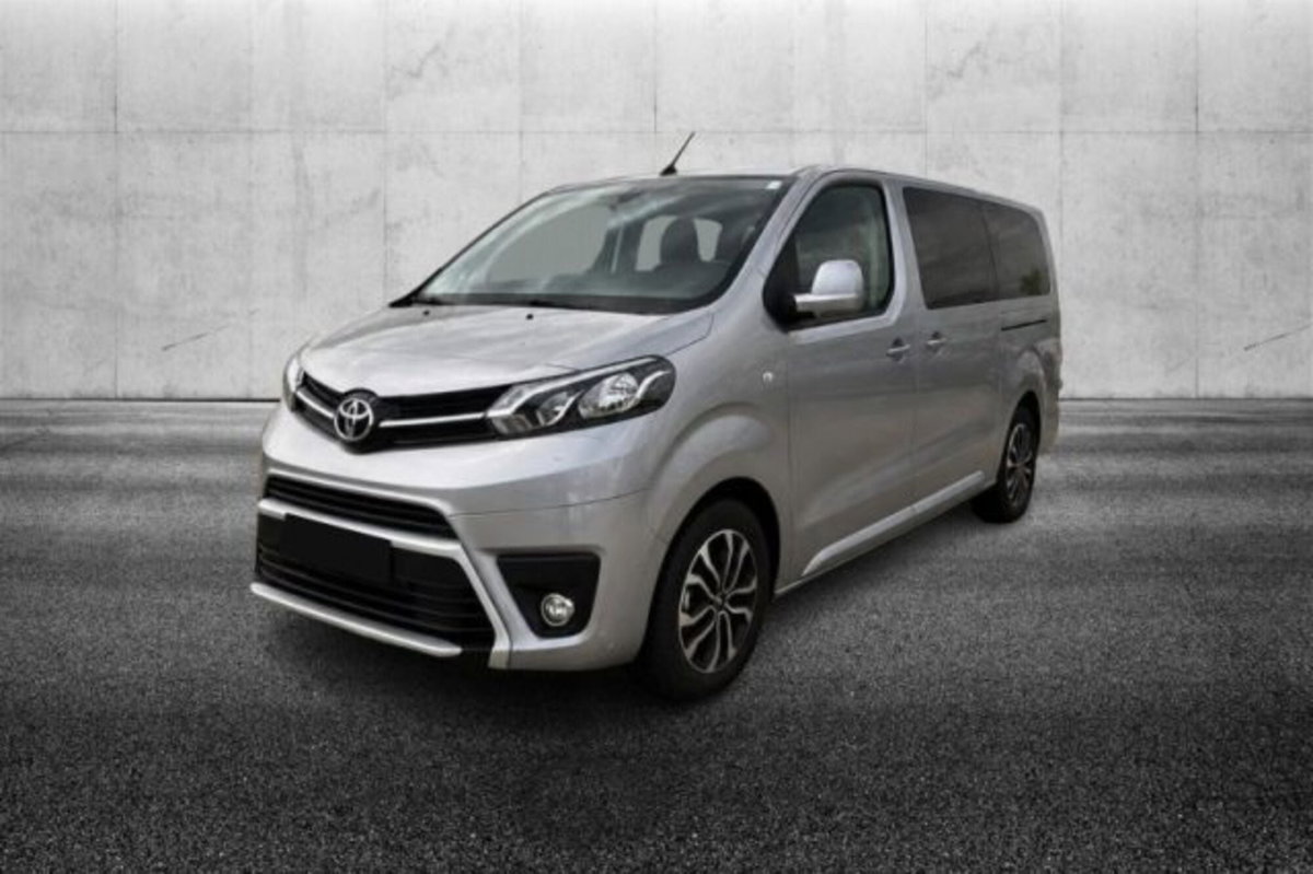 Toyota Proace Verso Verso 2.0D 177 CV L2 D Luxury (2)