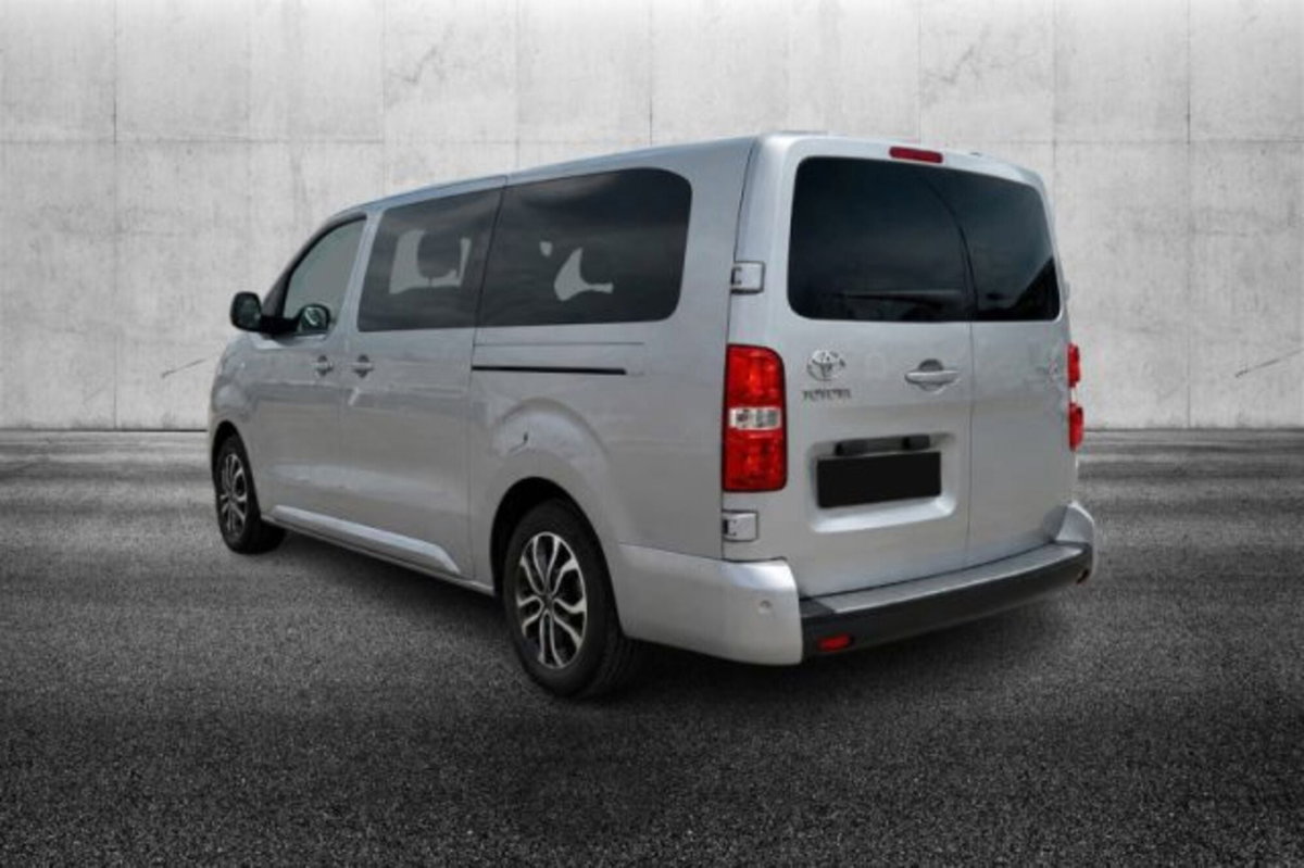 Toyota Proace Verso Verso 2.0D 177 CV L2 D Luxury (3)