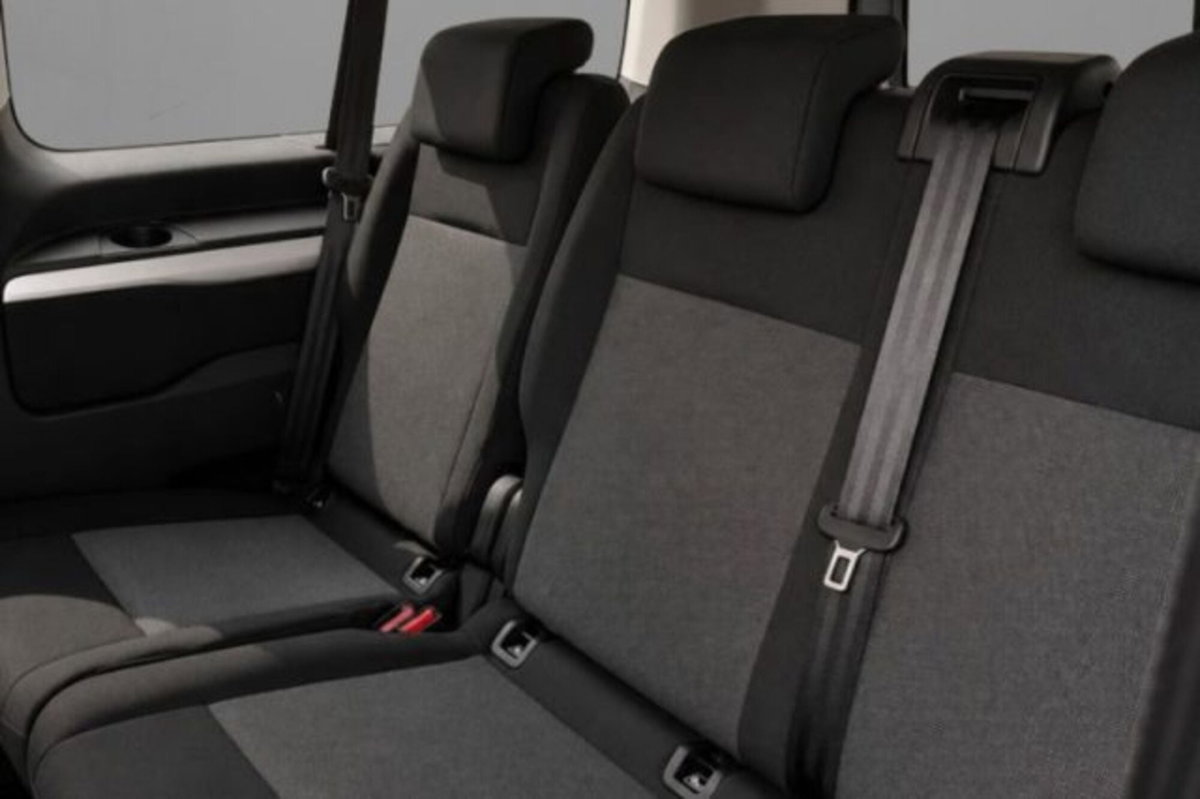 Toyota Proace Verso Verso 2.0D 177 CV L2 D Luxury (8)