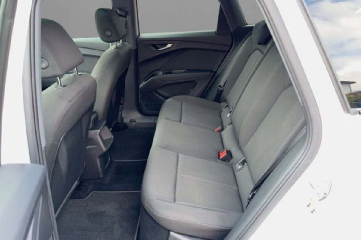 Audi Q4 Q4 35 e-tron Business Advanced (8)