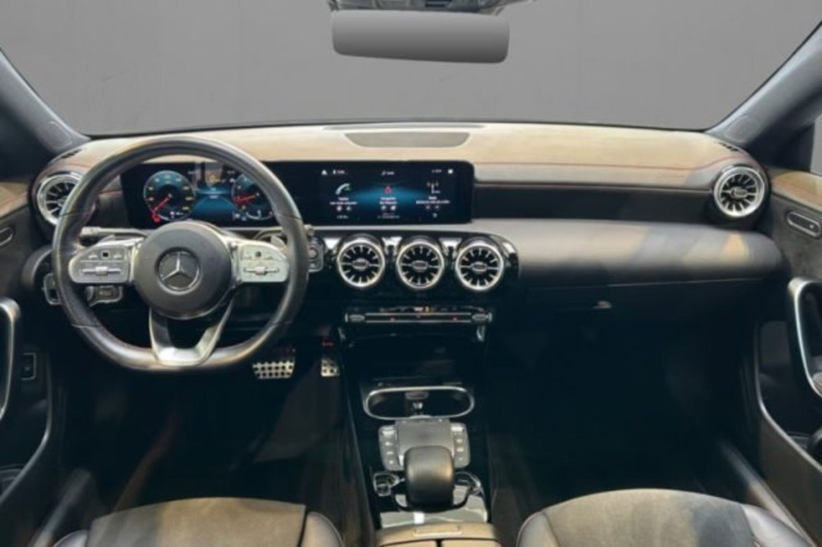 Mercedes-Benz CLA 200 Automatic Premium (4)