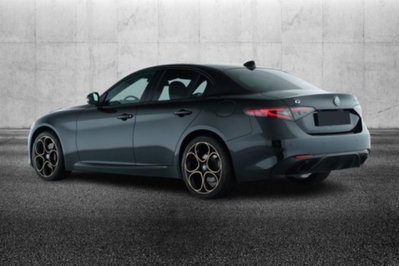 Alfa Romeo Giulia 2.0 Turbo 280 CV AT8 AWD Q4 Estrema (4)
