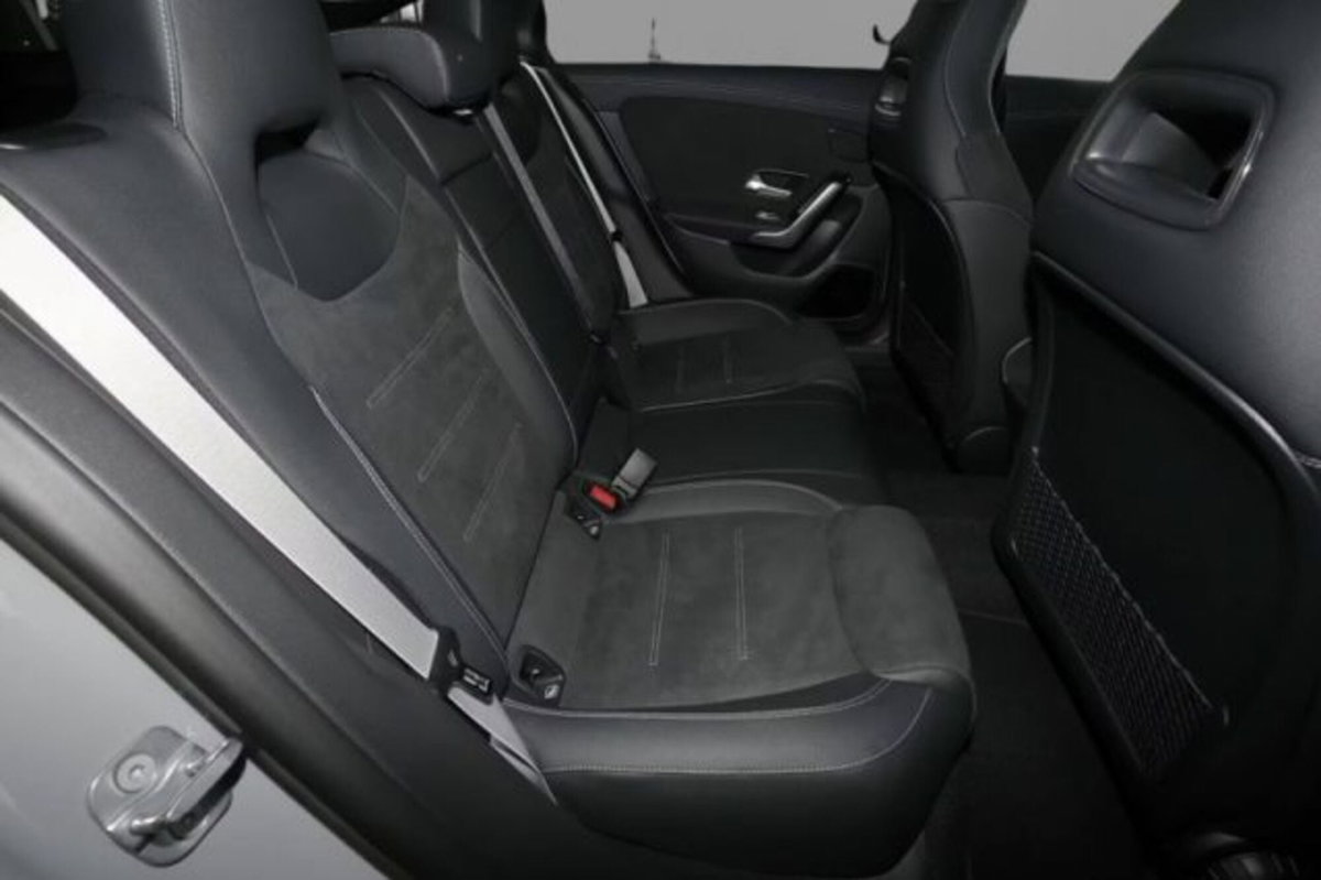 Mercedes-Benz CLA Shooting Brake 200 d AMG Line Premium Plus auto (5)