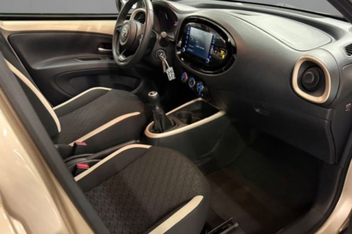 Toyota Aygo X 1.0 VVT-i 72 CV 5 porte Limited Air (7)