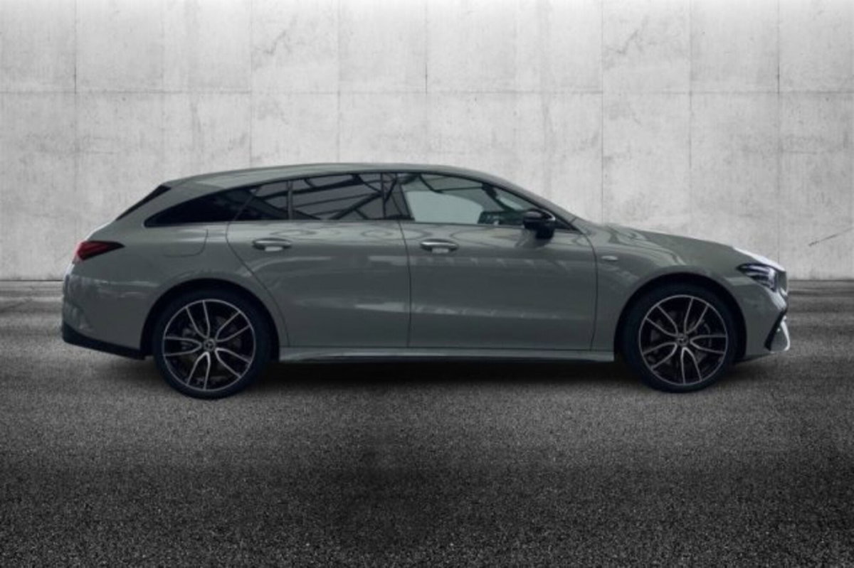 Mercedes-Benz CLA Shooting Brake 250 e phev AMG Line Premium auto (5)