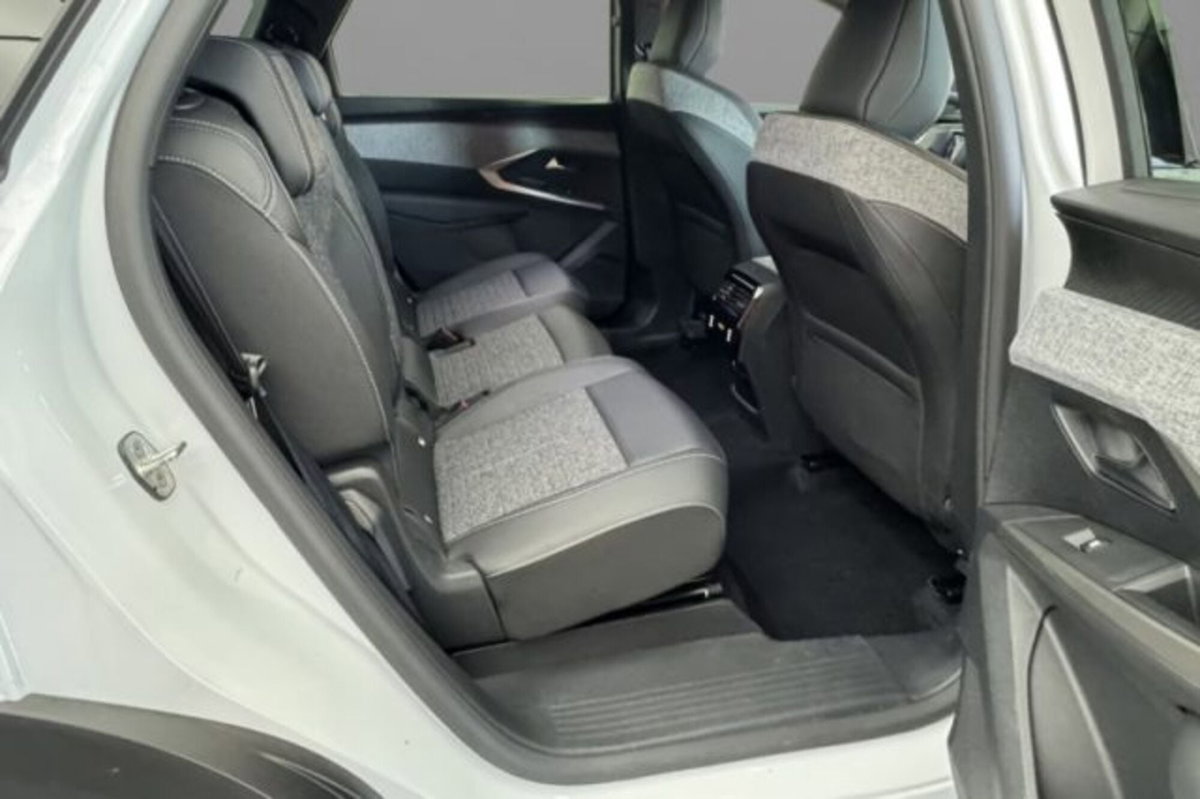 Peugeot 5008 1.2 hybrid Allure 145cv e-dcs6 (7)