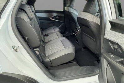Peugeot 5008 1.2 hybrid Allure 145cv e-dcs6 (7)