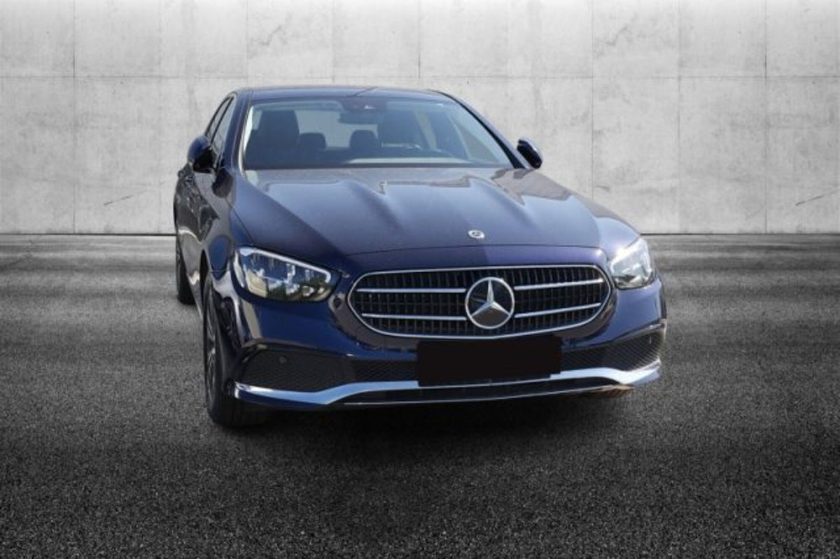 Mercedes-Benz Classe E 220 d Auto Business Sport (2)