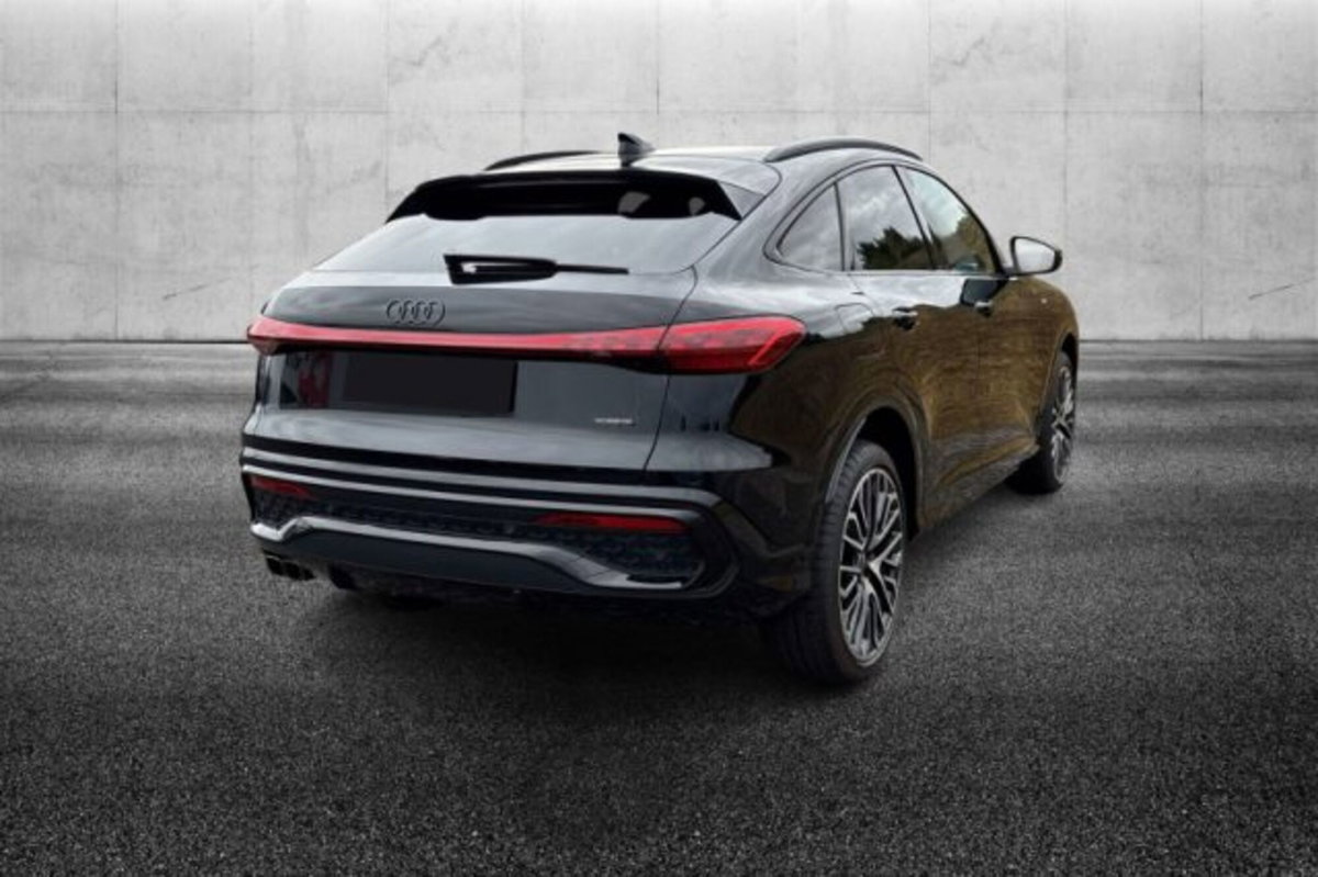 Audi Q5 Sportback 2.0 tdi mhev+ S line quattro 204cv s-tronic (3)