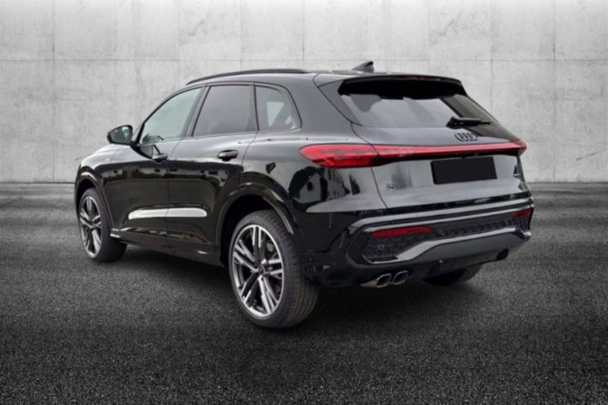 Audi Q5 40 2.0 tdi mhev 12V S line quattro s-tronic (2)