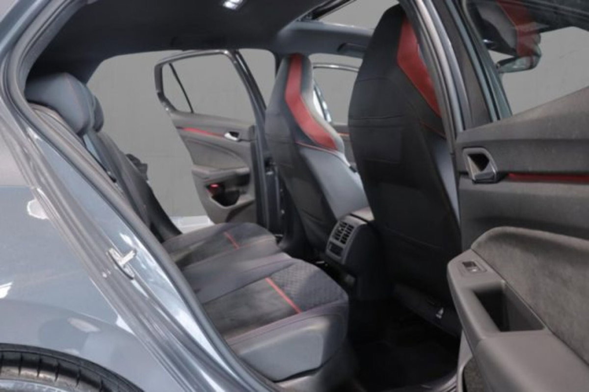 Volkswagen Golf 2.0 TSI GTI DSG Clubsport 45 (7)