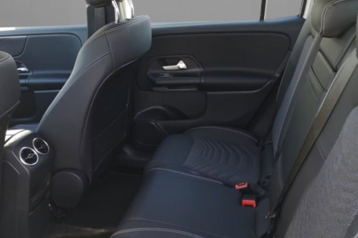 Mercedes-Benz GLB 180 d Progressive Advanced Plus auto (8)