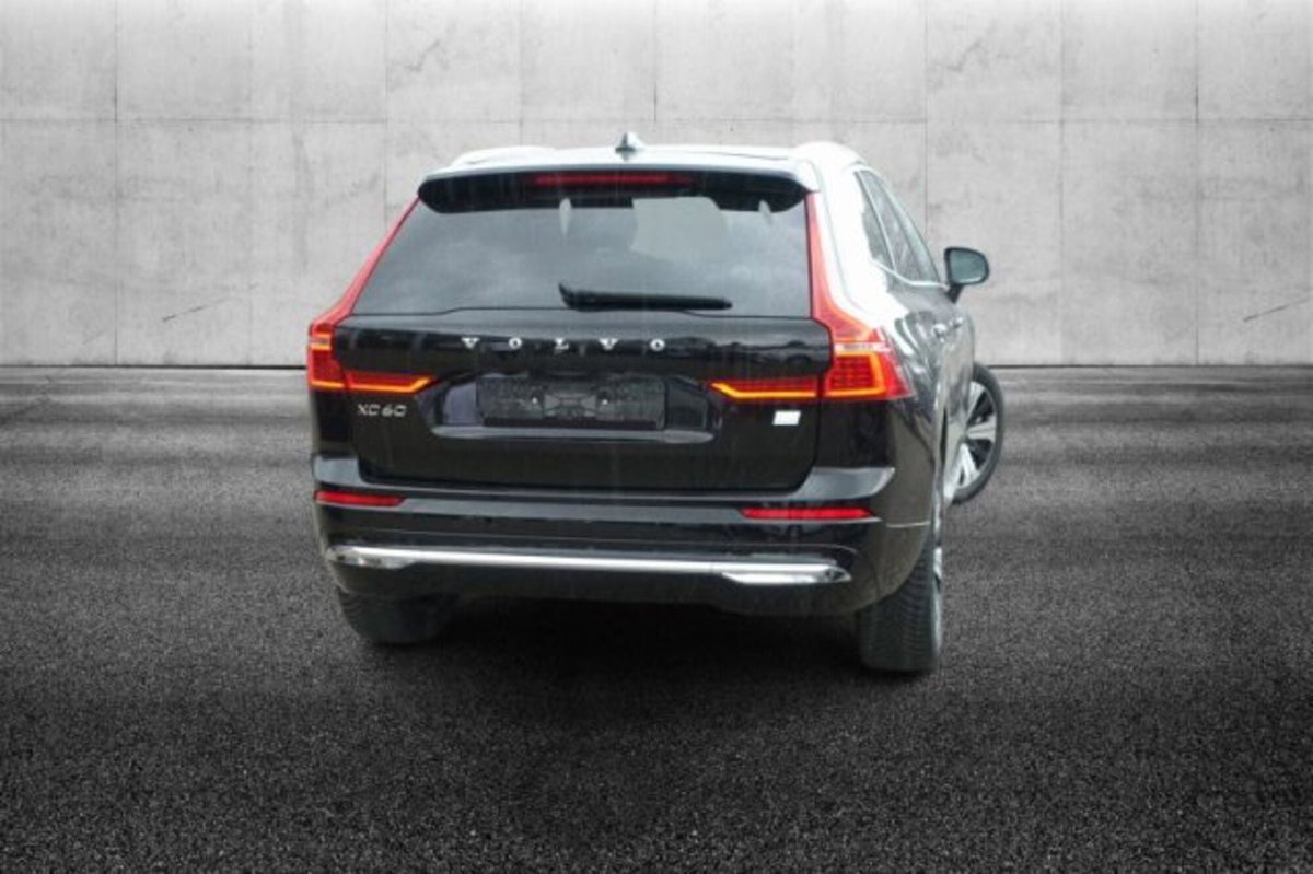 Volvo XC60 T6 Recharge AWD Plug-in Hybrid automatico Plus Bright (3)