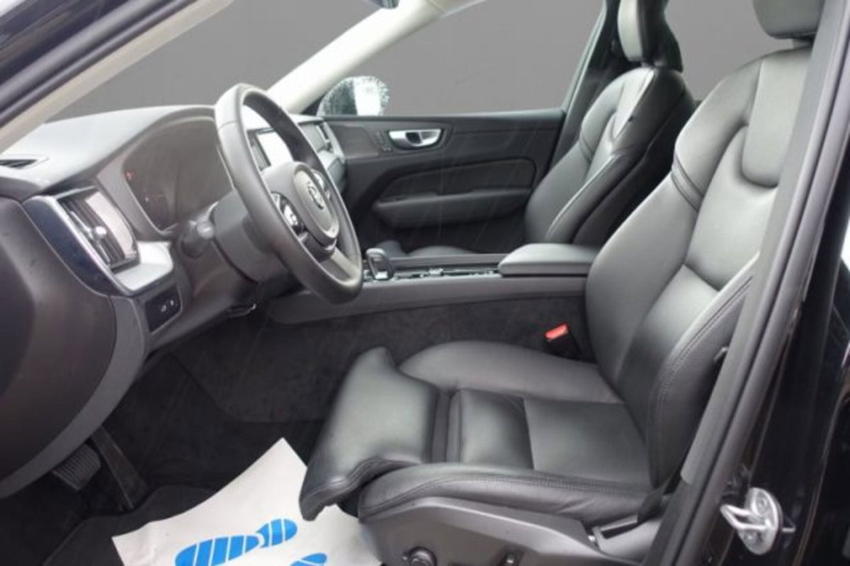 Volvo XC60 T6 Recharge AWD Plug-in Hybrid automatico Plus Bright (7)
