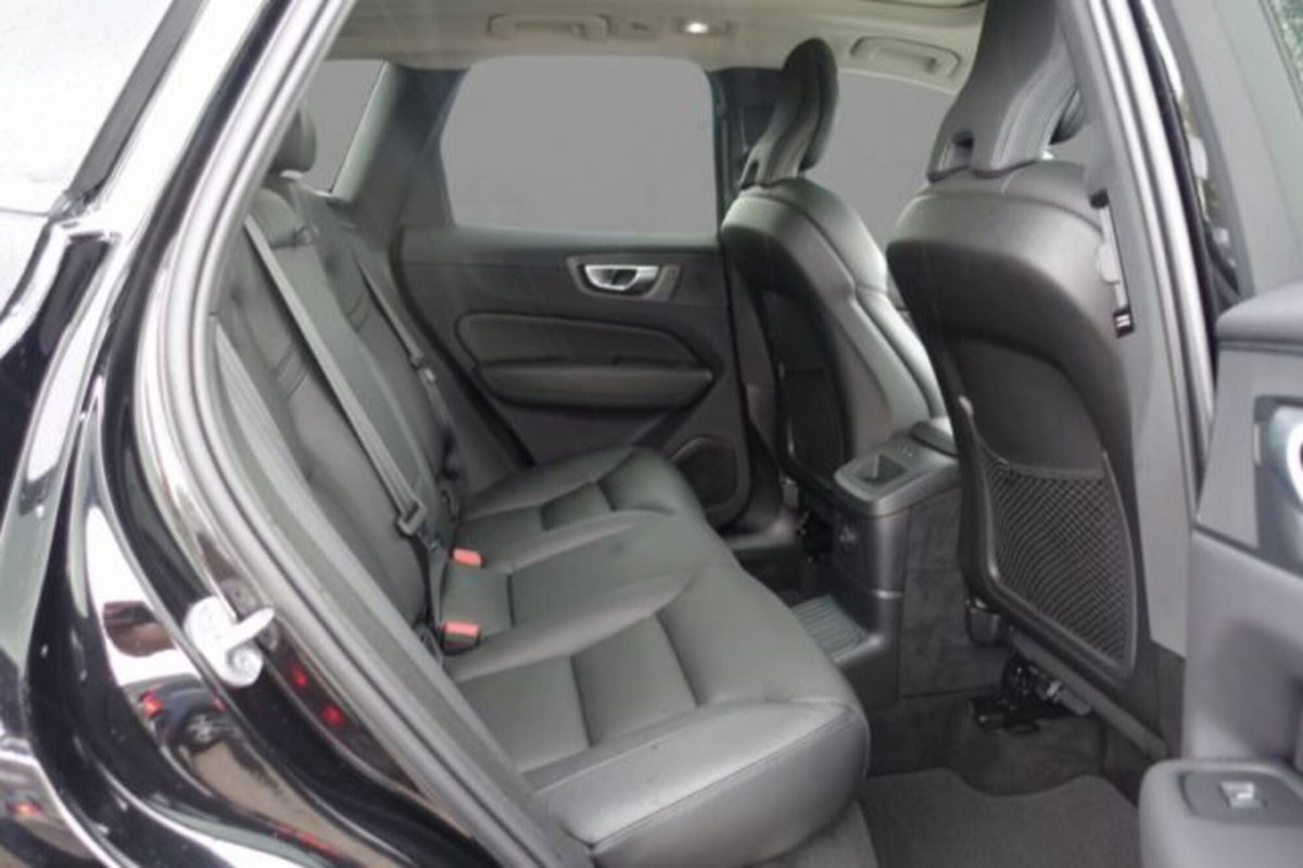 Volvo XC60 T6 Recharge AWD Plug-in Hybrid automatico Plus Bright (8)