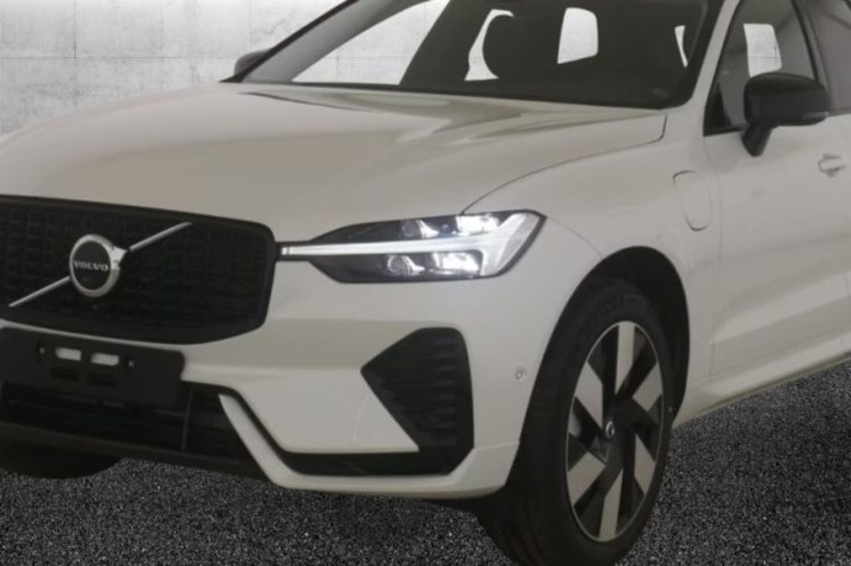 Volvo XC60 T8 Recharge AWD Plug-in Hybrid automatico Plus Dark (3)