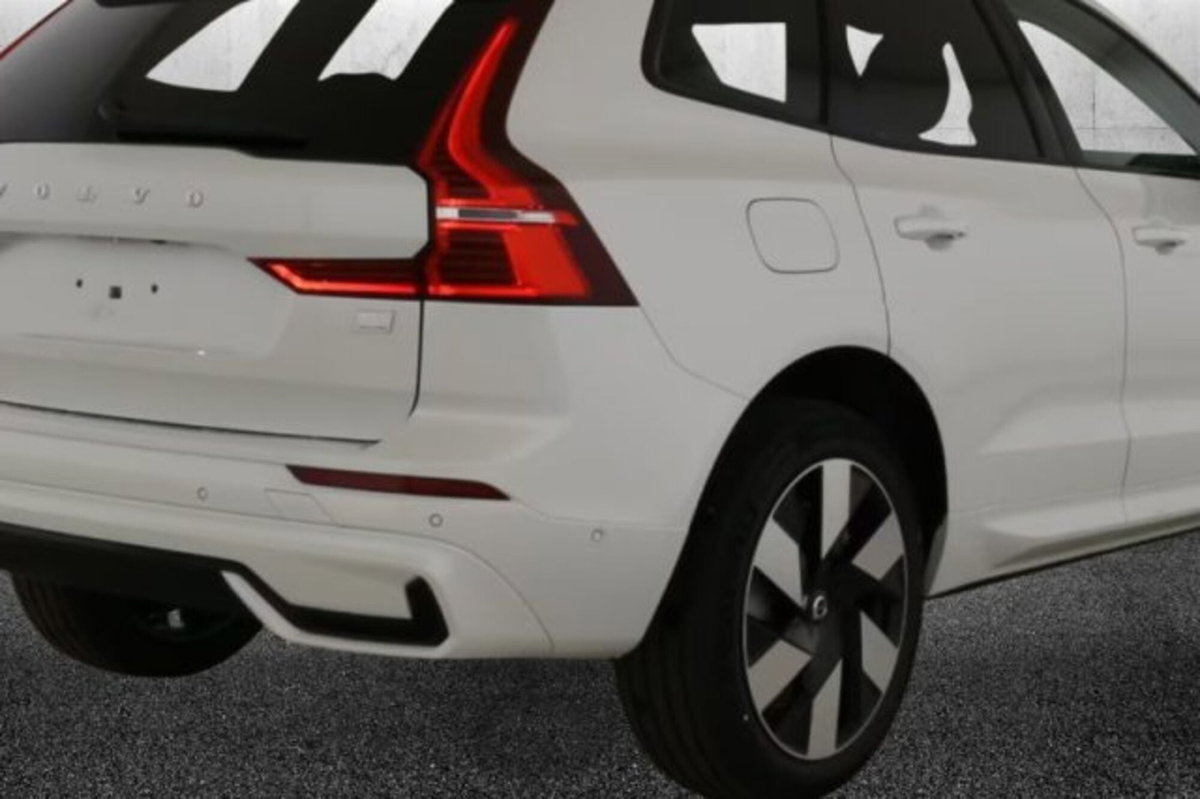 Volvo XC60 T8 Recharge AWD Plug-in Hybrid automatico Plus Dark (4)