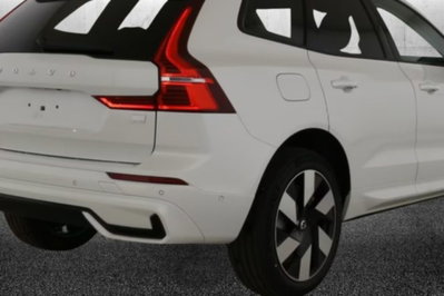 Volvo XC60 T8 Recharge AWD Plug-in Hybrid automatico Plus Dark (4)