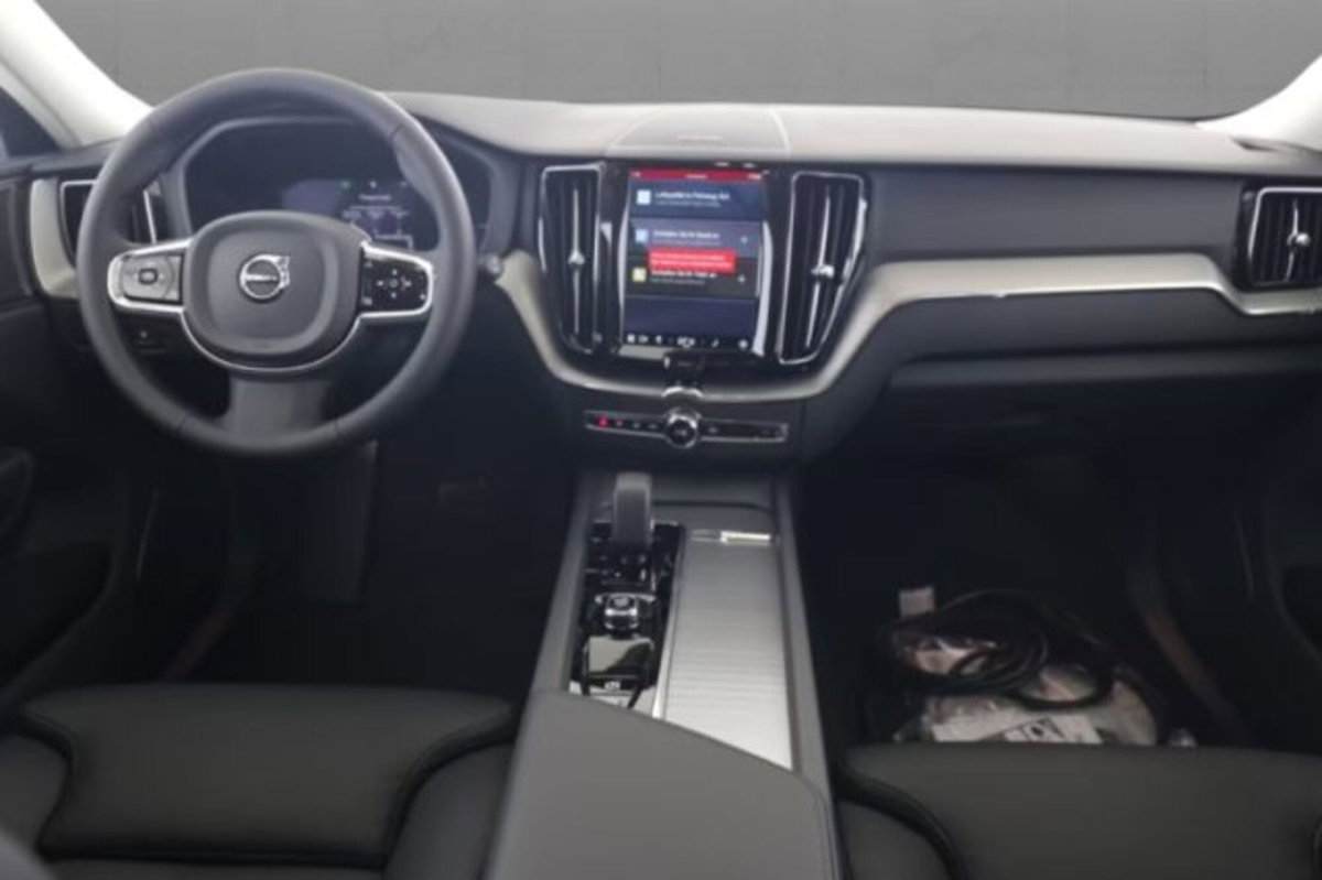 Volvo XC60 T8 Recharge AWD Plug-in Hybrid automatico Plus Dark (5)