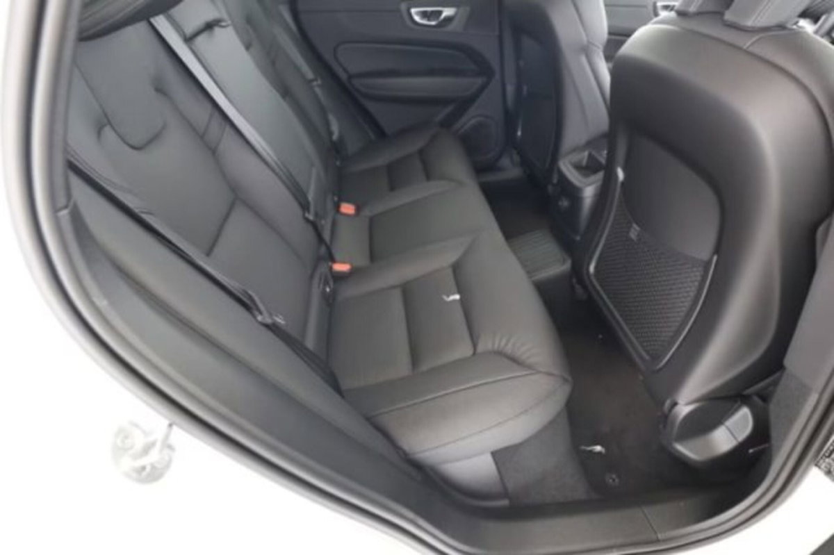 Volvo XC60 T8 Recharge AWD Plug-in Hybrid automatico Plus Dark (7)