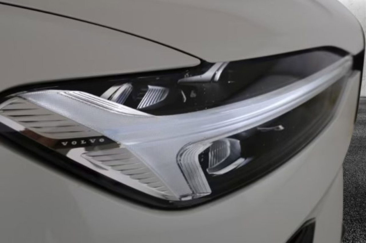 Volvo XC60 T8 Recharge AWD Plug-in Hybrid automatico Plus Dark (8)