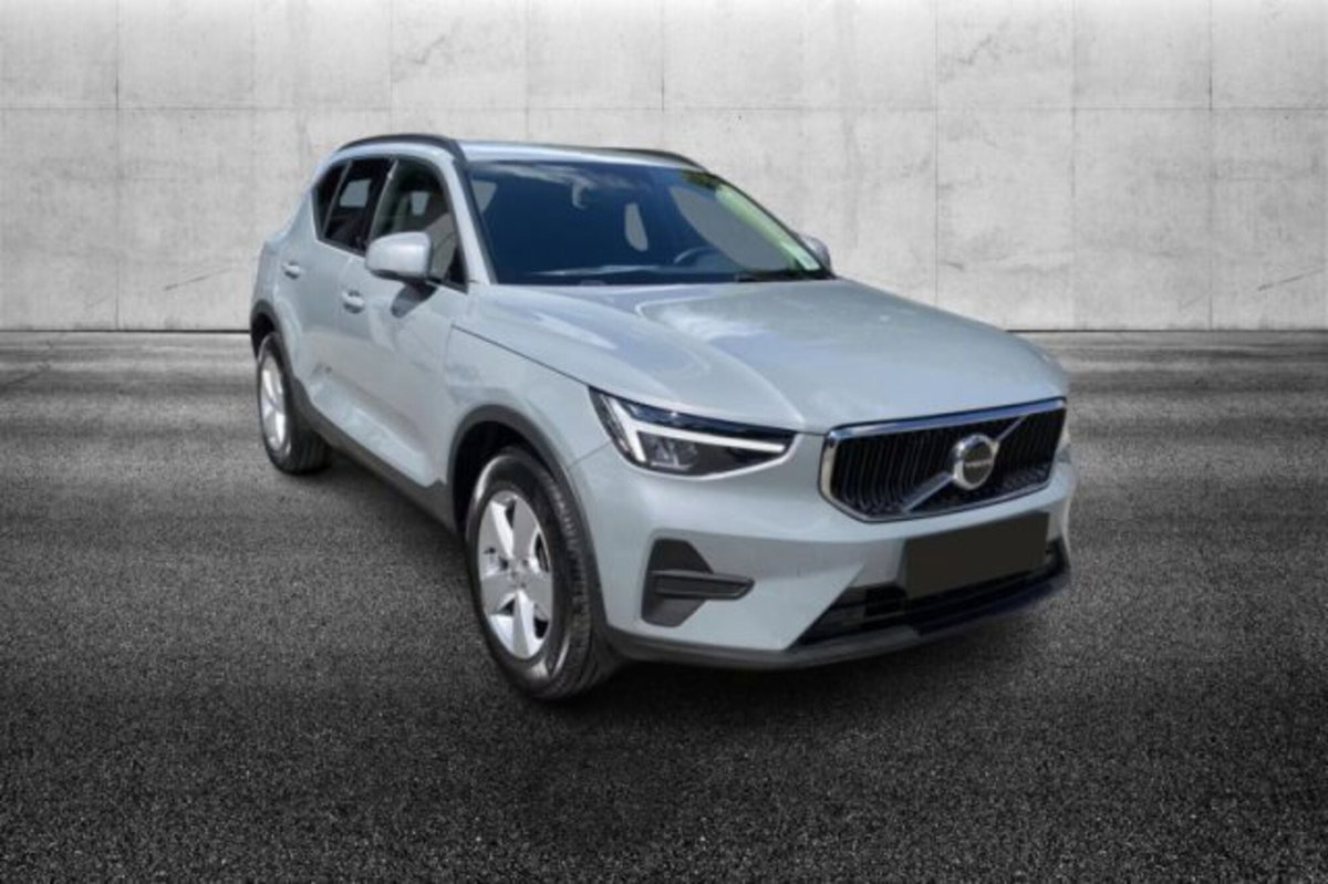 Volvo XC40 T2 automatico Essential (2)