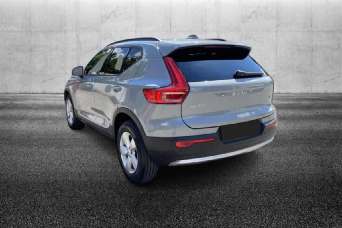 Volvo XC40 T2 automatico Essential (3)